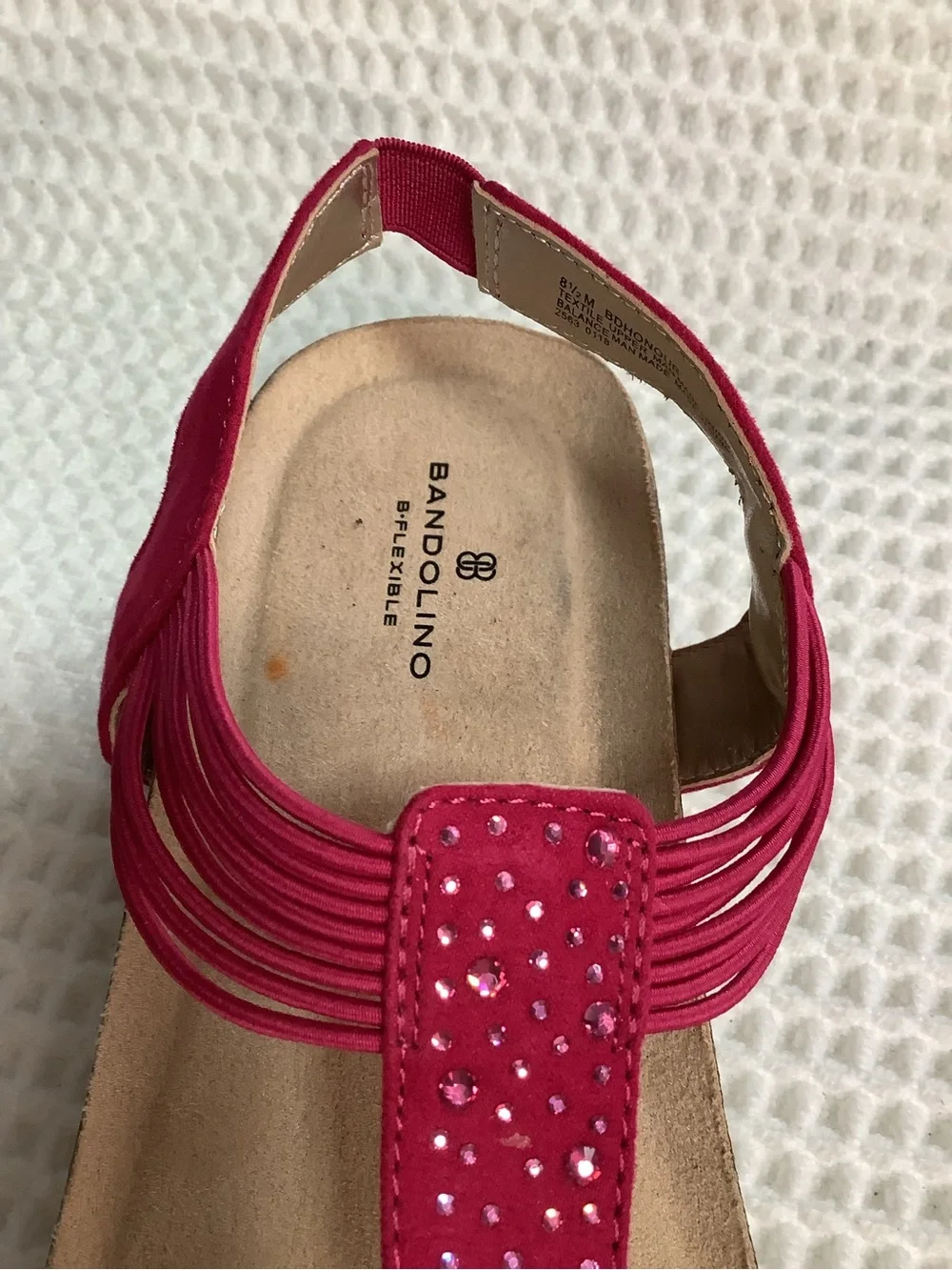 Bandolino Fuchsia Sandals Rhinestone Thong Slingback Flat Size 8.5